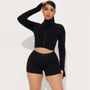 Black long sleeve ribbed gym top